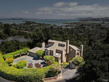 $2,400,000 | 260 Highland Avenue, San Rafael, CA 94901