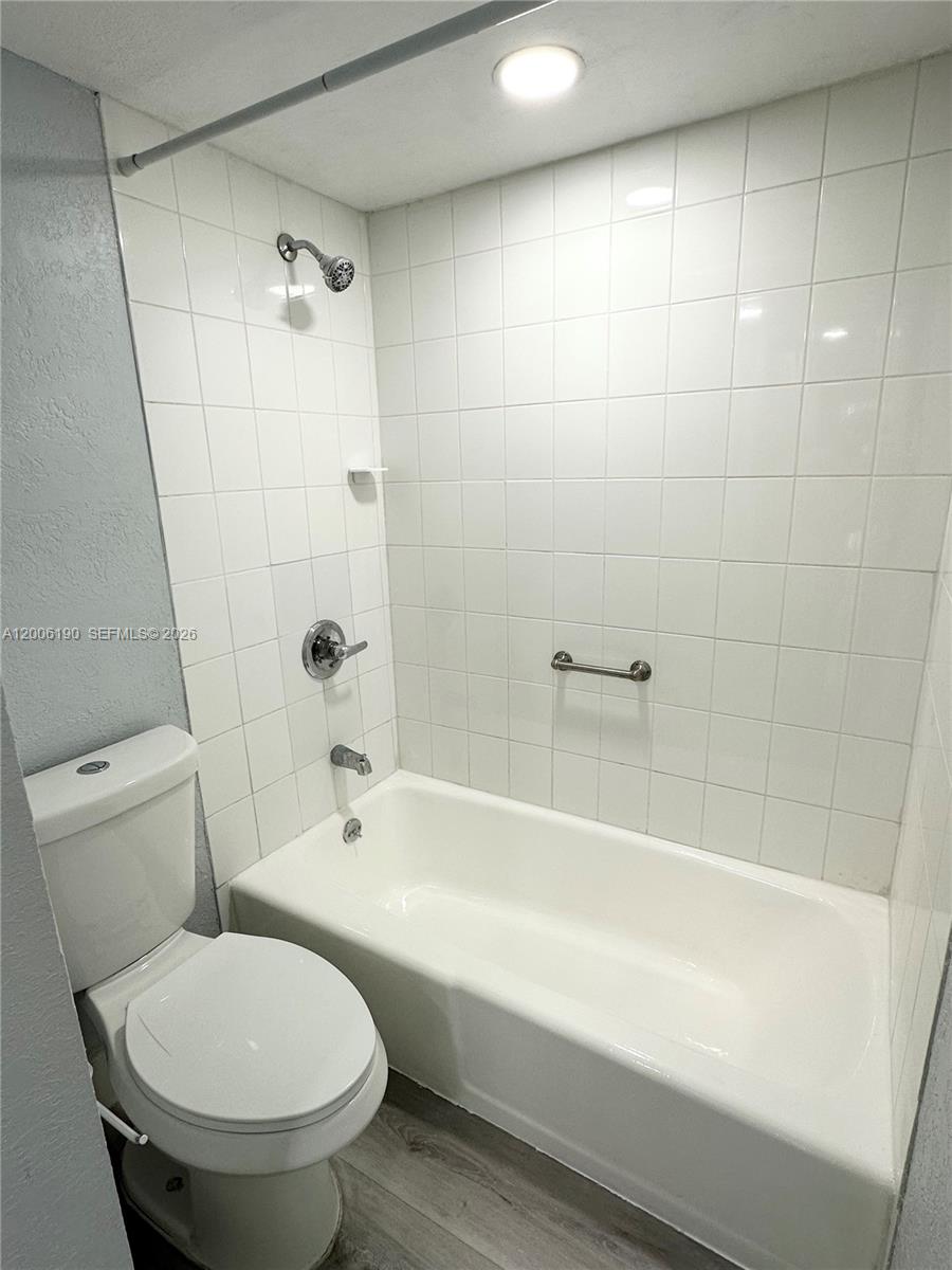 9403-9405 Southwest 76th Street, Unit Y32 Miami, FL 33173 - Photo 11 of 13