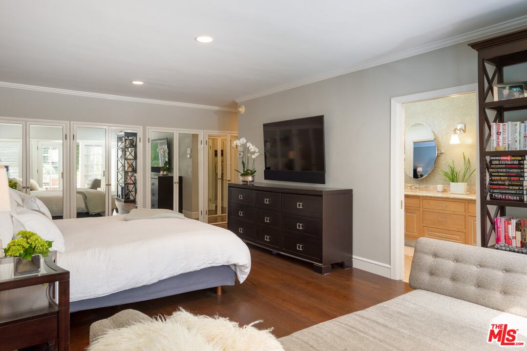 12424 Sunset Boulevard Los Angeles, CA 90049 - Photo 26 of 48