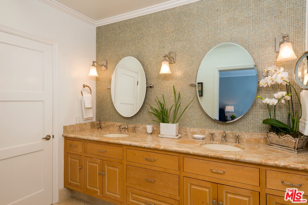 12424 Sunset Boulevard Los Angeles, CA 90049 - Photo 27 of 48