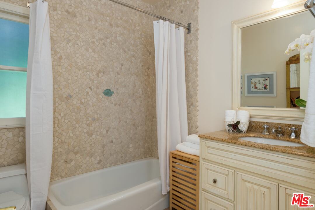 12424 Sunset Boulevard Los Angeles, CA 90049 - Photo 34 of 48