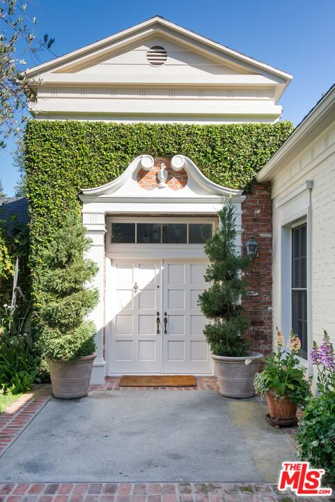 12424 Sunset Boulevard Los Angeles, CA 90049 - Photo 5 of 48