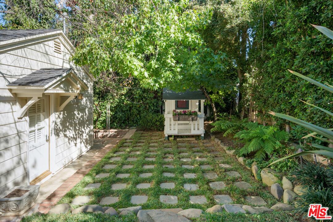 12424 Sunset Boulevard Los Angeles, CA 90049 - Photo 42 of 48