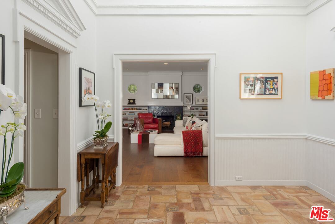 12424 Sunset Boulevard Los Angeles, CA 90049 - Photo 10 of 48