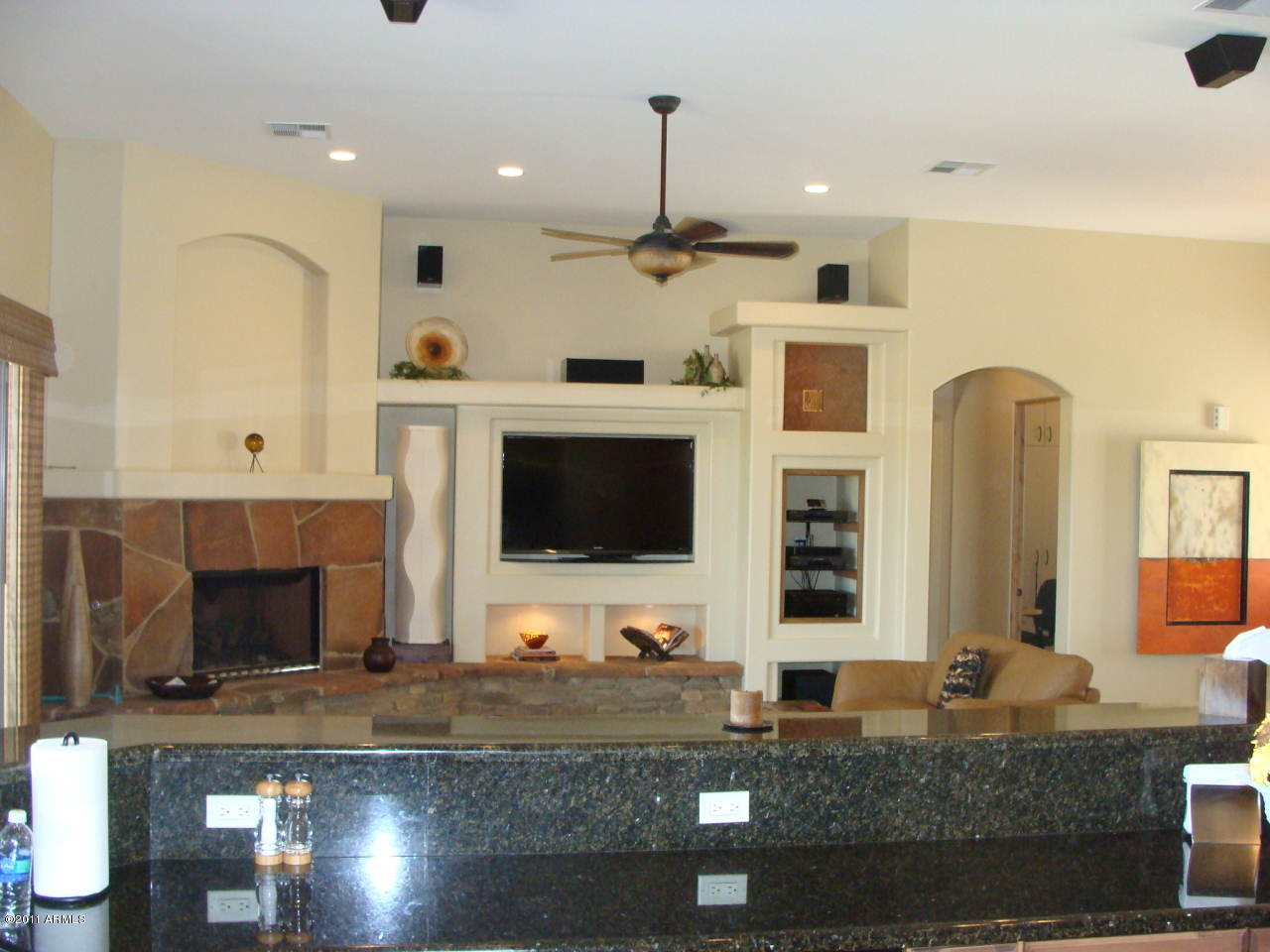 1720 West Irvine Road Phoenix, AZ 85086 - Photo 10 of 35 Kitchen view to Great Room