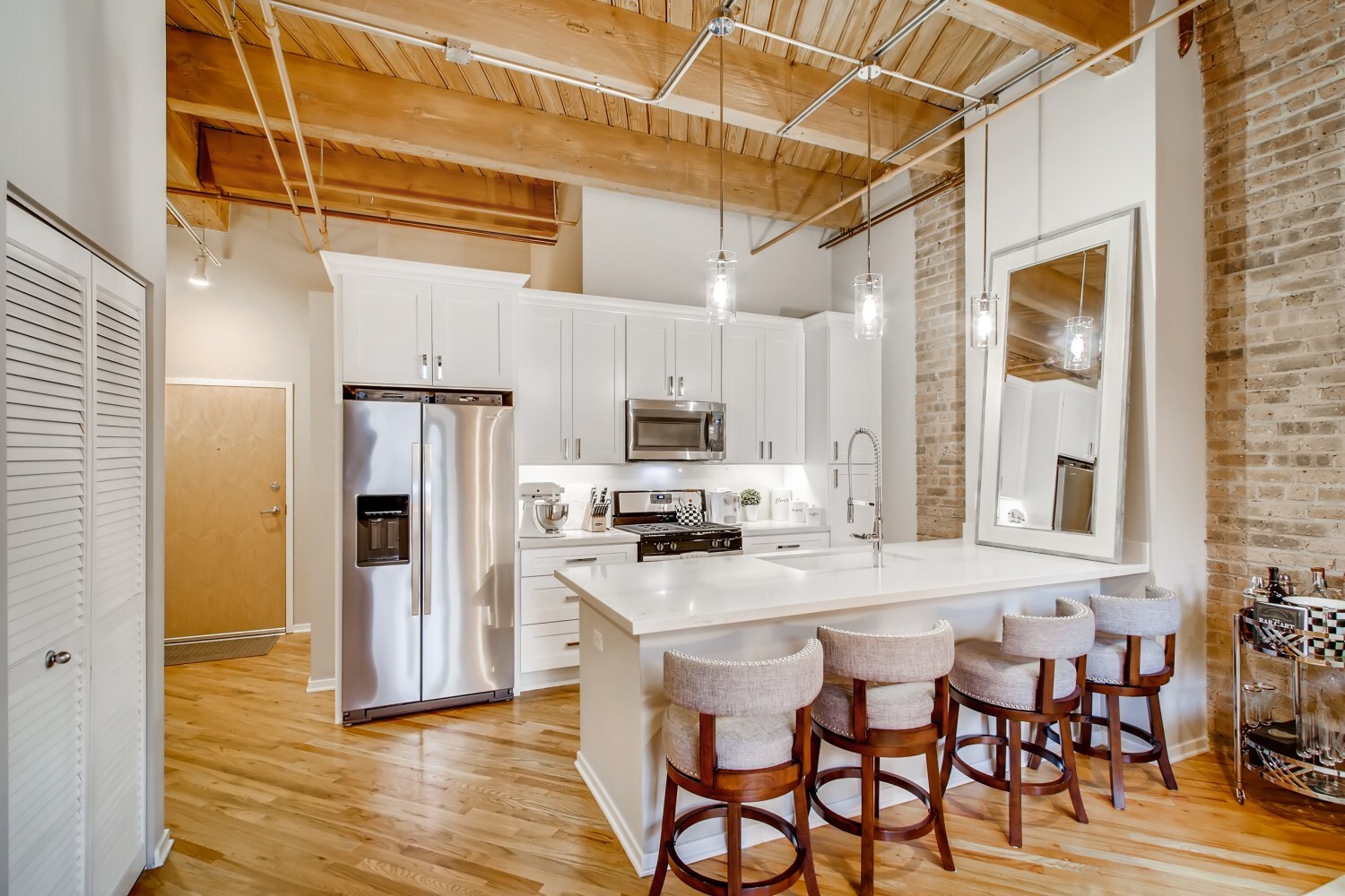1040 West Adams Street, Unit 218 Chicago, IL 60607 - Photo 3 of 13