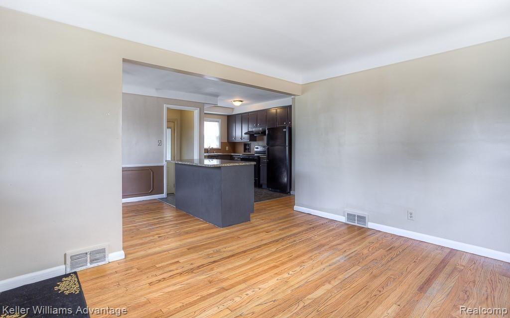 3546 Merrick Street Dearborn, MI 48124 - Photo 4 of 32