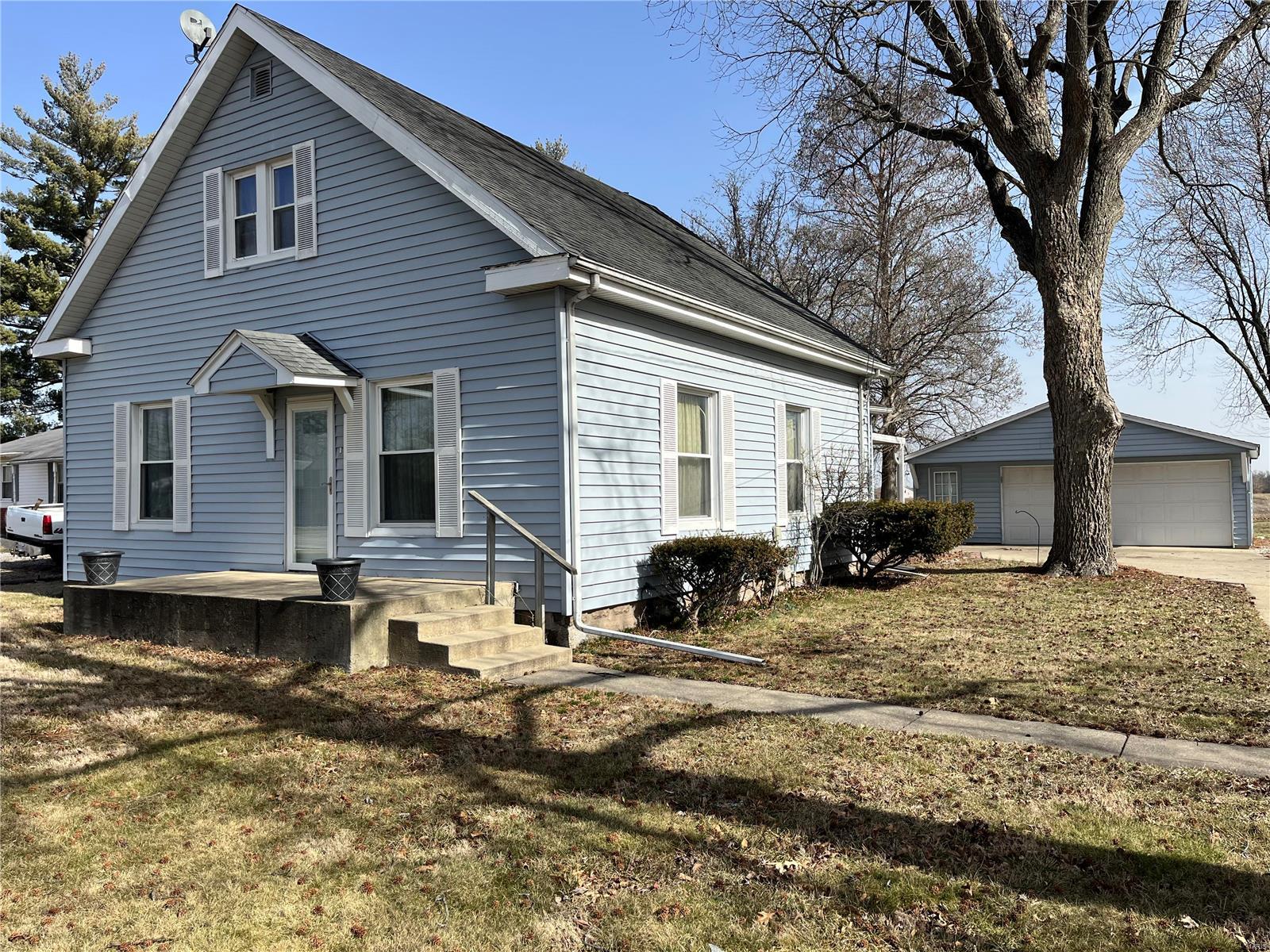 216 South Mine Street Sandoval, IL 62882 - Photo 1 of 13