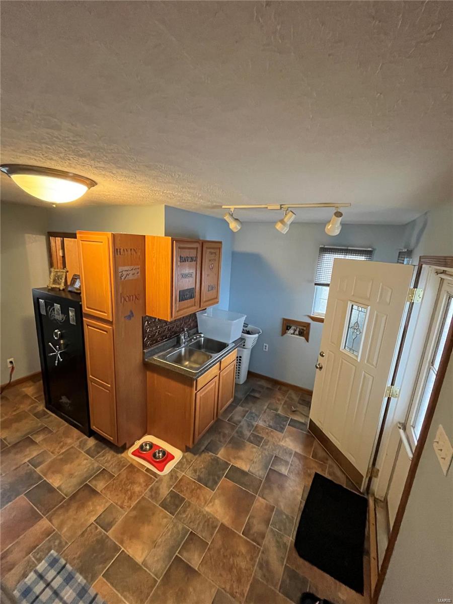 216 South Mine Street Sandoval, IL 62882 - Photo 7 of 13
