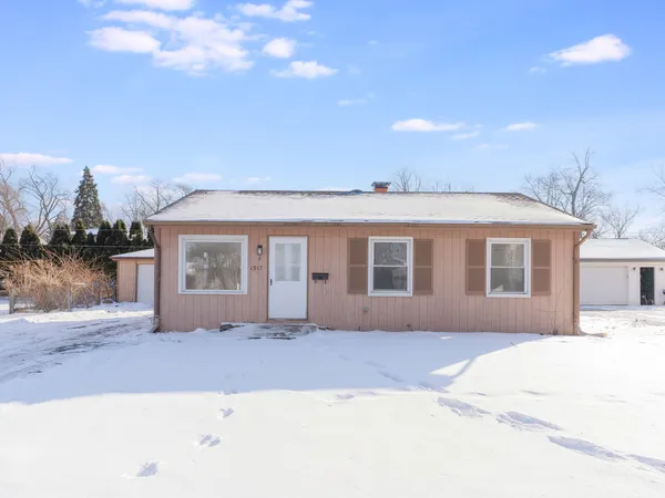 $288,000 | 1917 Linden Avenue, Hanover Park, IL 60133