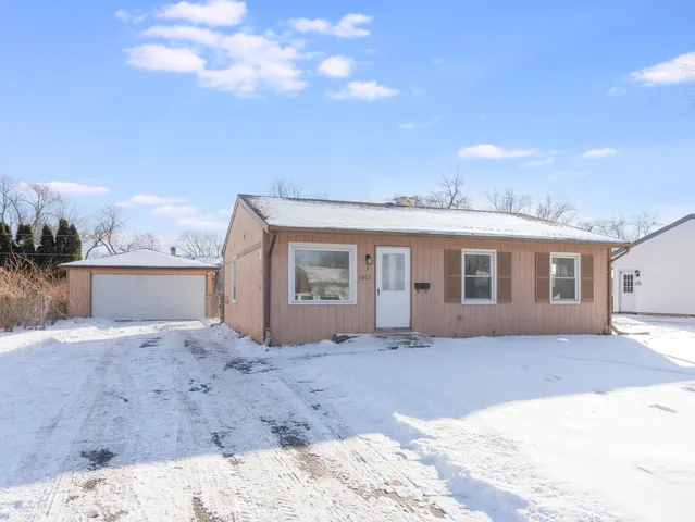 $285,000 | 1917 Linden Avenue, Hanover Park, IL 60133