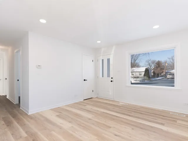 $285,000 | 1917 Linden Avenue, Hanover Park, IL 60133