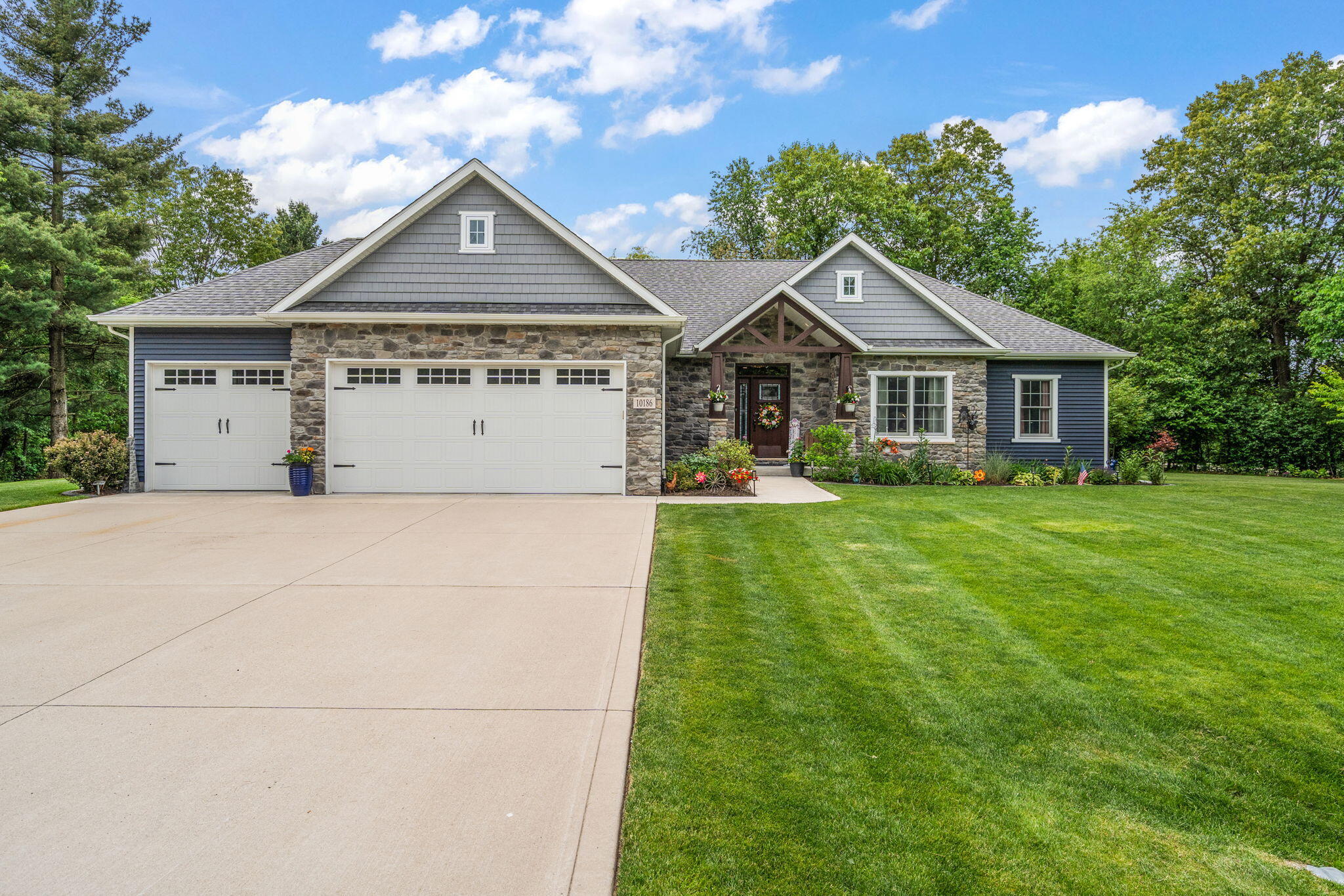 10186 Rustic Drive Demotte, IN 46310 - Photo 47 of 65 2048x1365