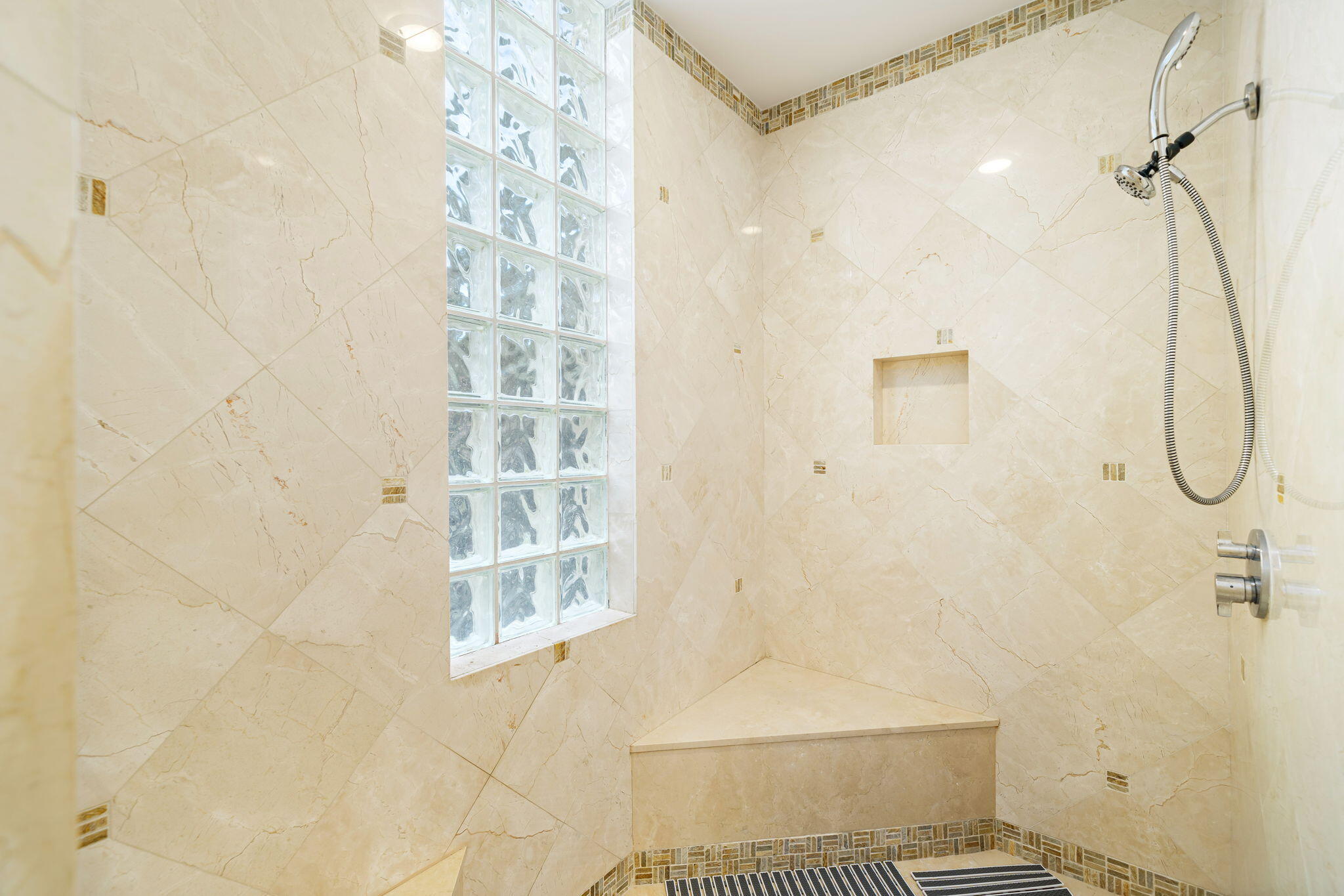 55770 Cherry Hills Drive La Quinta, CA 92253 - Photo 34 of 43 a bathroom with a shower