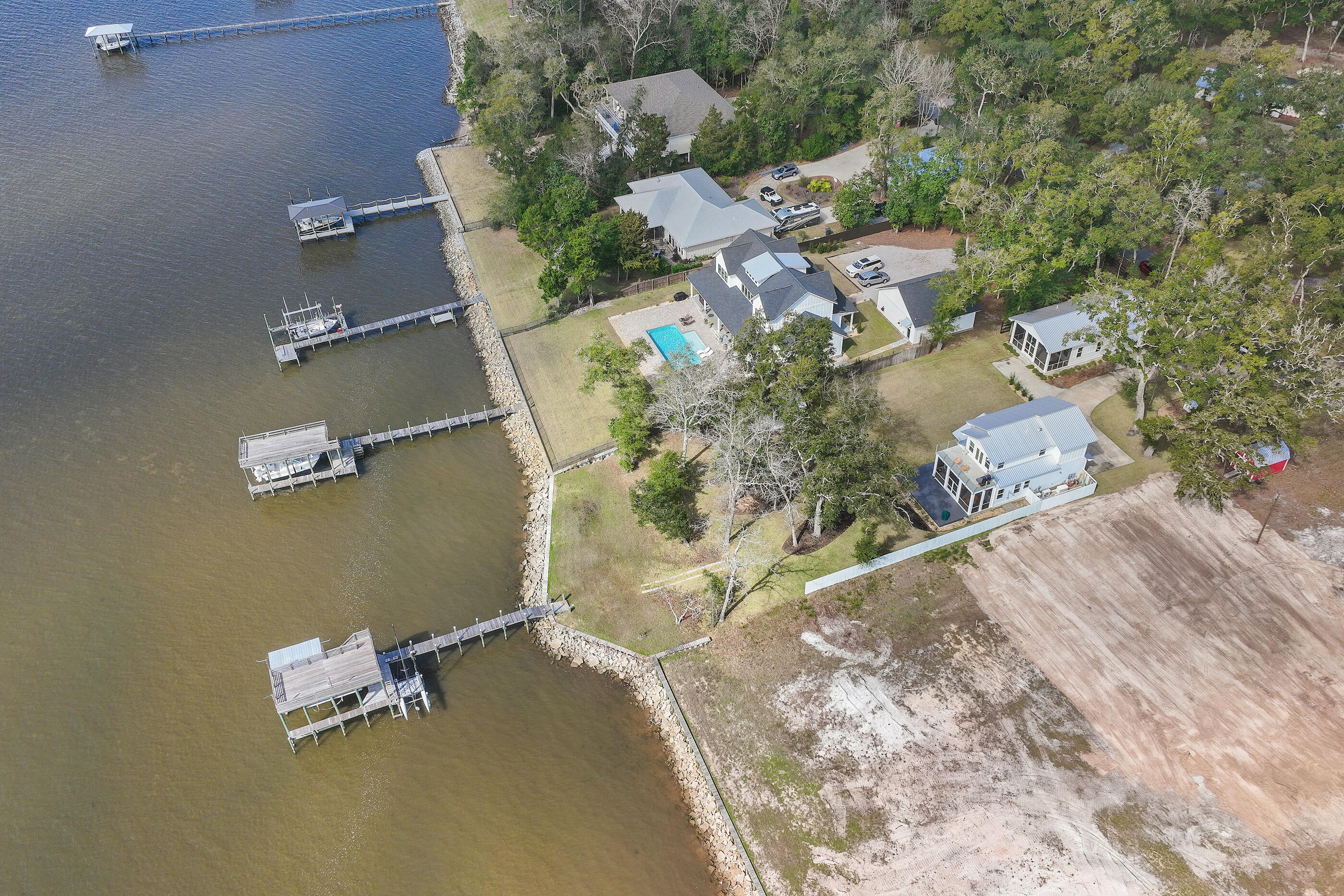 315 Red Barn Road Freeport, FL 32439 - Photo 7 of 63 .
