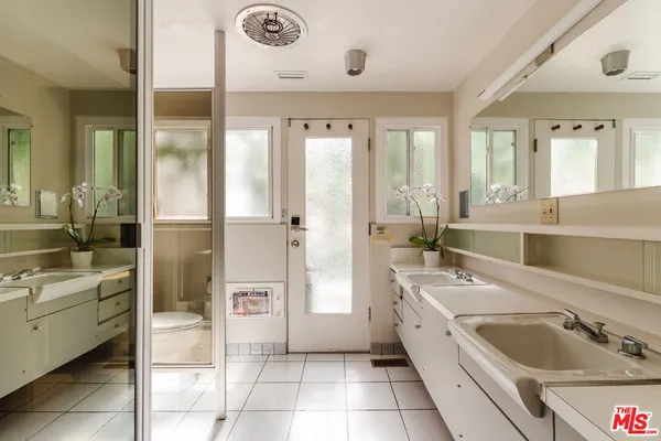 $3,495,000 | 3493 Valley Meadow Road, Sherman Oaks, CA 91403