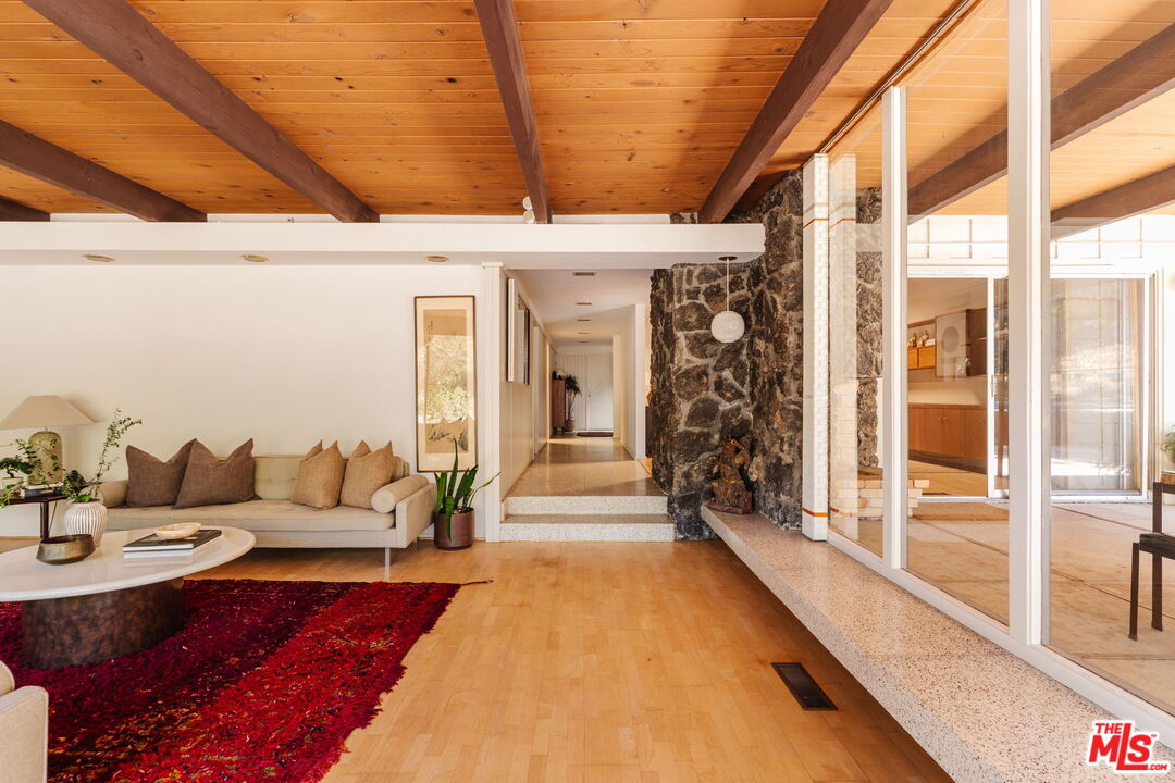 3493 Valley Meadow Road Sherman Oaks, CA 91403 - Photo 10 of 30