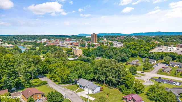 $314,500 | 522 North Houston Street, Maryville, TN 37801