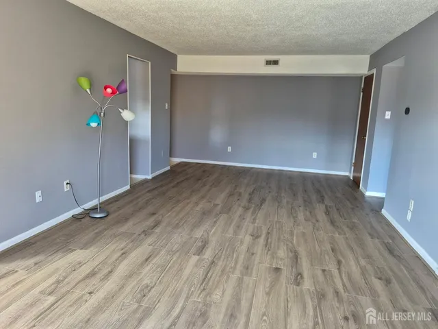 $2,450 | 915 Edison Glen Terrace, Edison, NJ 08837