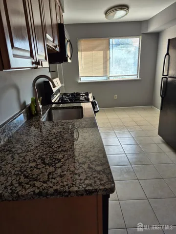 $2,450 | 915 Edison Glen Terrace, Edison, NJ 08837