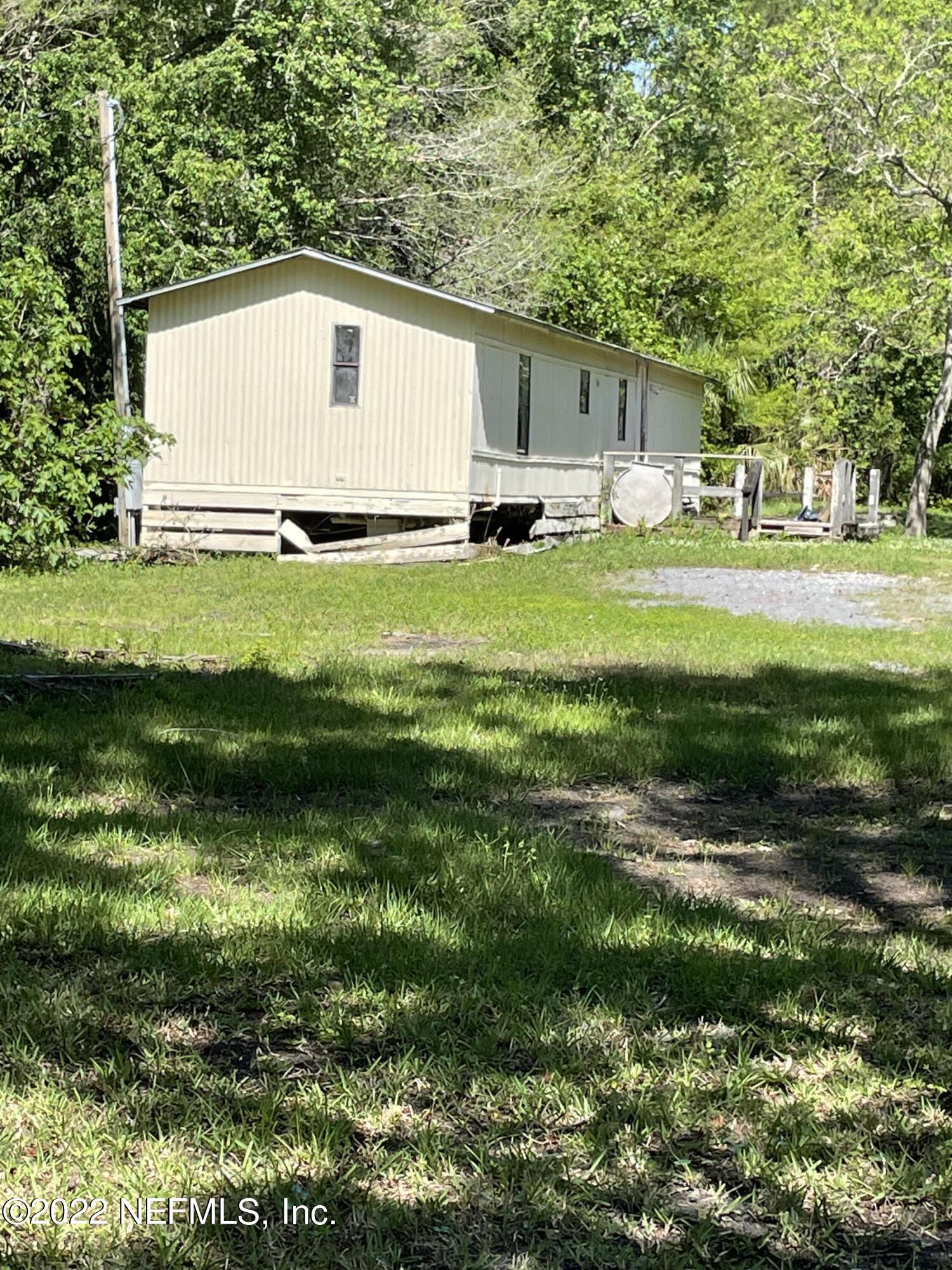 1289 Yellow Water Road Jacksonville, FL 32234 - Photo 4 of 26 IMG_1036