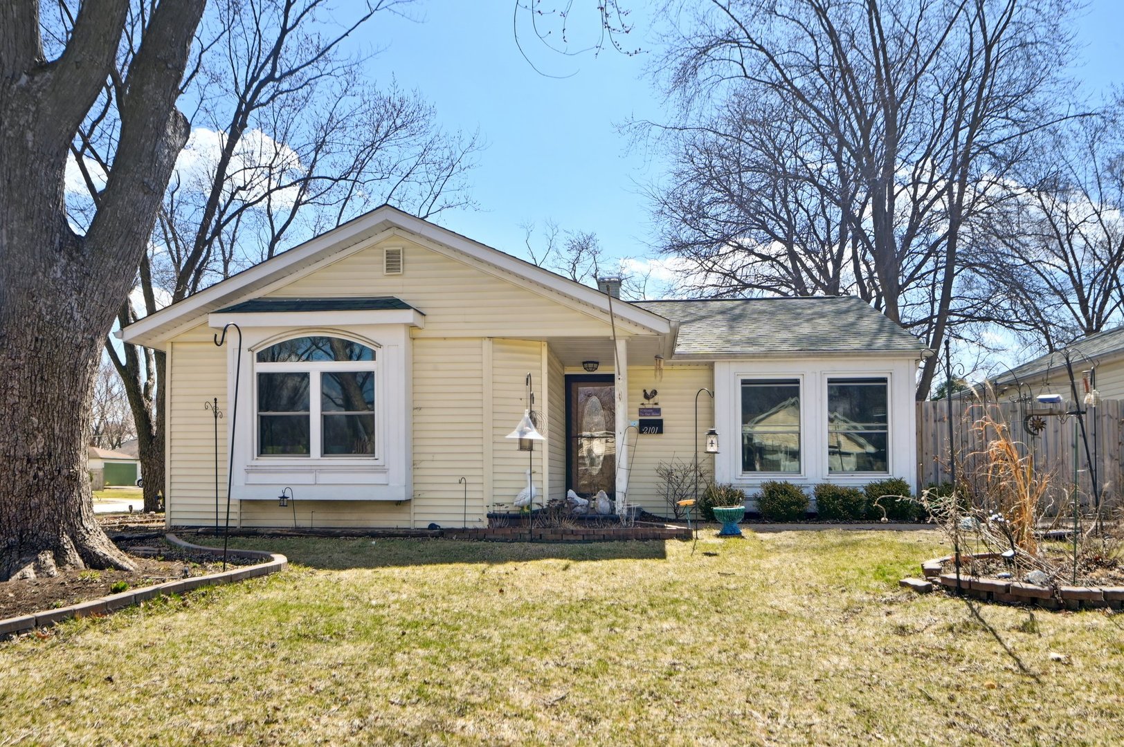 2101 Crane Court Rolling Meadows, IL 60008 - Photo 1 of 33