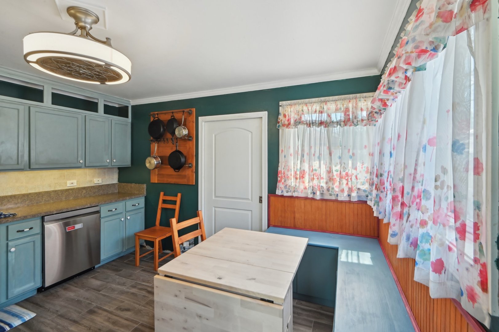 2101 Crane Court Rolling Meadows, IL 60008 - Photo 12 of 33