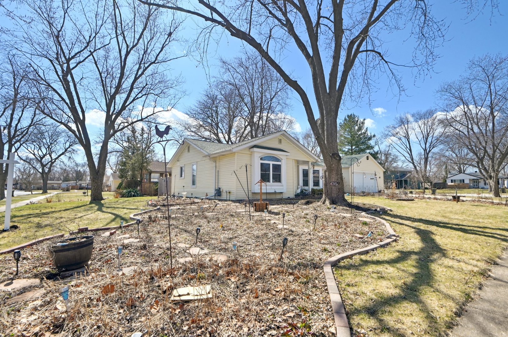 2101 Crane Court Rolling Meadows, IL 60008 - Photo 4 of 33