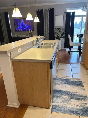 $2,395 | 549 Springbrook Trail North, Oswego, IL 60543