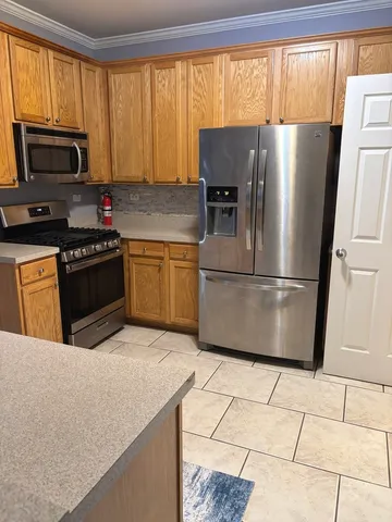 $2,395 | 549 Springbrook Trail North, Oswego, IL 60543