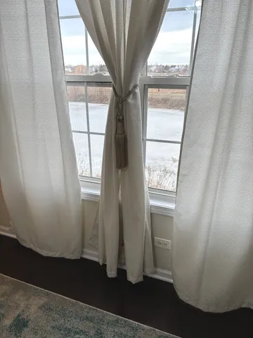 $2,395 | 549 Springbrook Trail North, Oswego, IL 60543