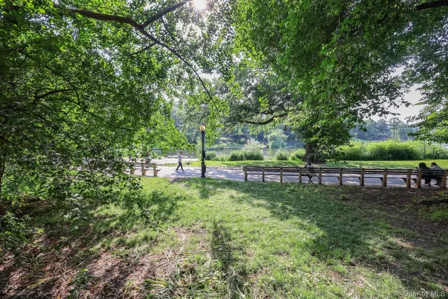 $18,000 | 1255 5th Avenue | Upper Carnegie Hill