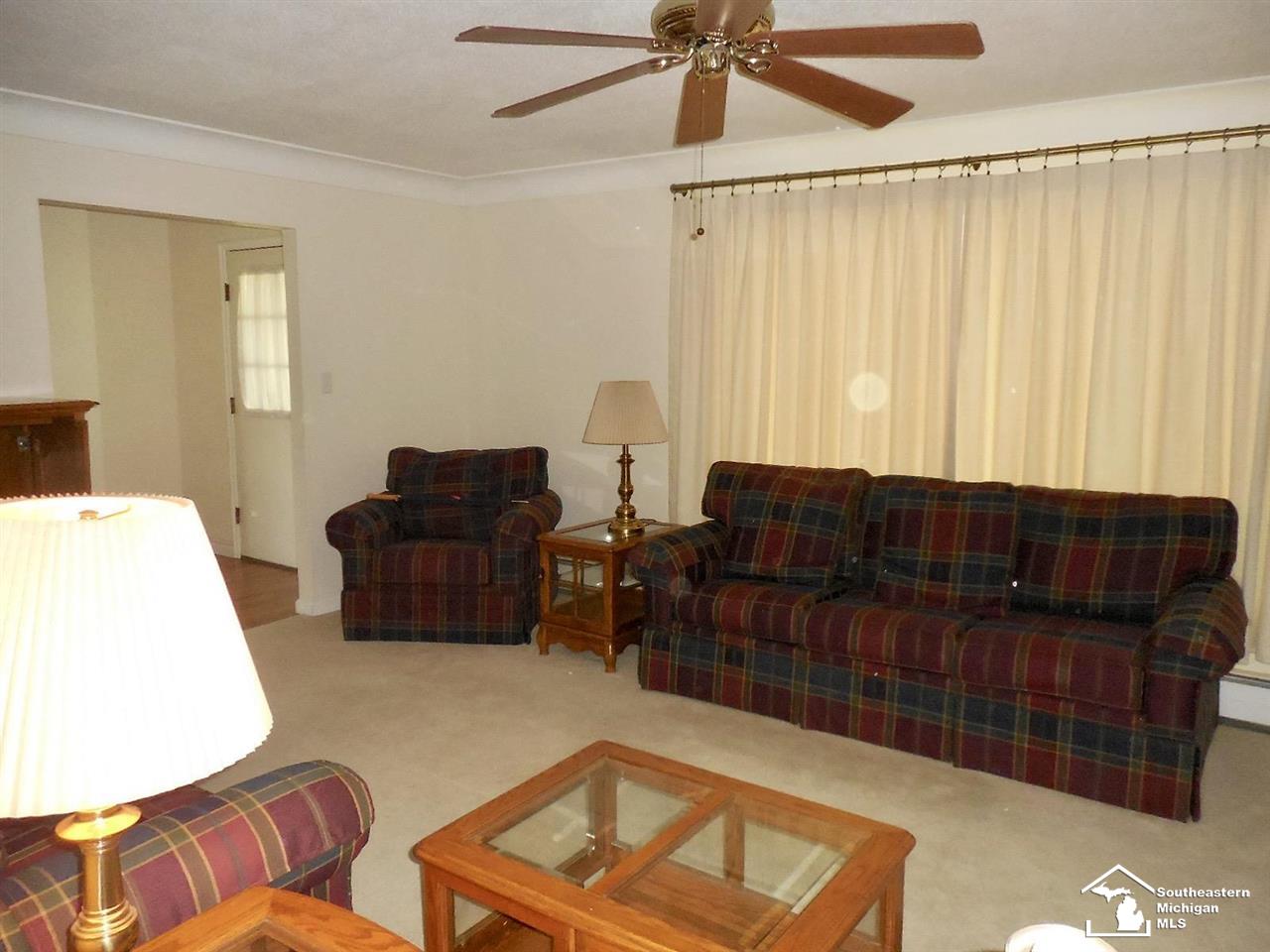 5773 Newport S Road Newport, MI 48166 - Photo 4 of 24 50057937-3.JPG