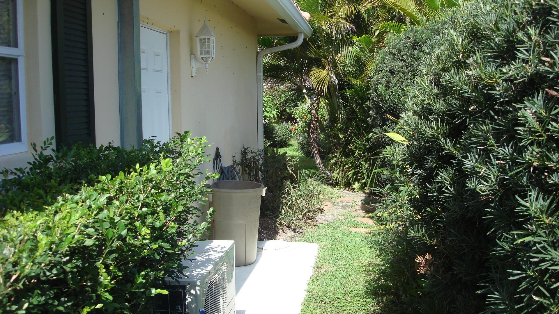1045 Southwest 13th Street Boca Raton, FL 33486 - Photo 2 of 19 North Side