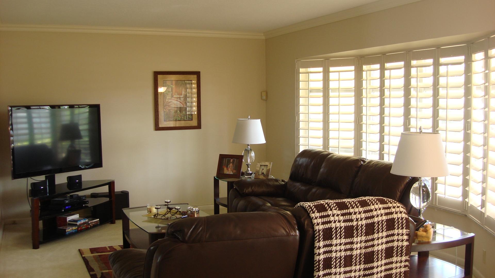 1045 Southwest 13th Street Boca Raton, FL 33486 - Photo 9 of 19 Living Room