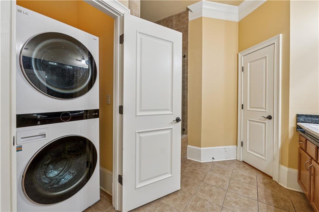 1220 State Street Northwest Atlanta, GA 30318 - Photo 34 of 40 a view of a hallway with washer and dryer