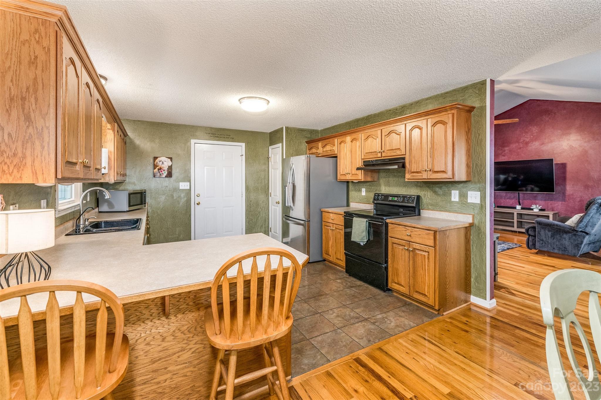 4105 Davis Road Maiden, NC 28650 - Photo 11 of 33 Gallery Image 11