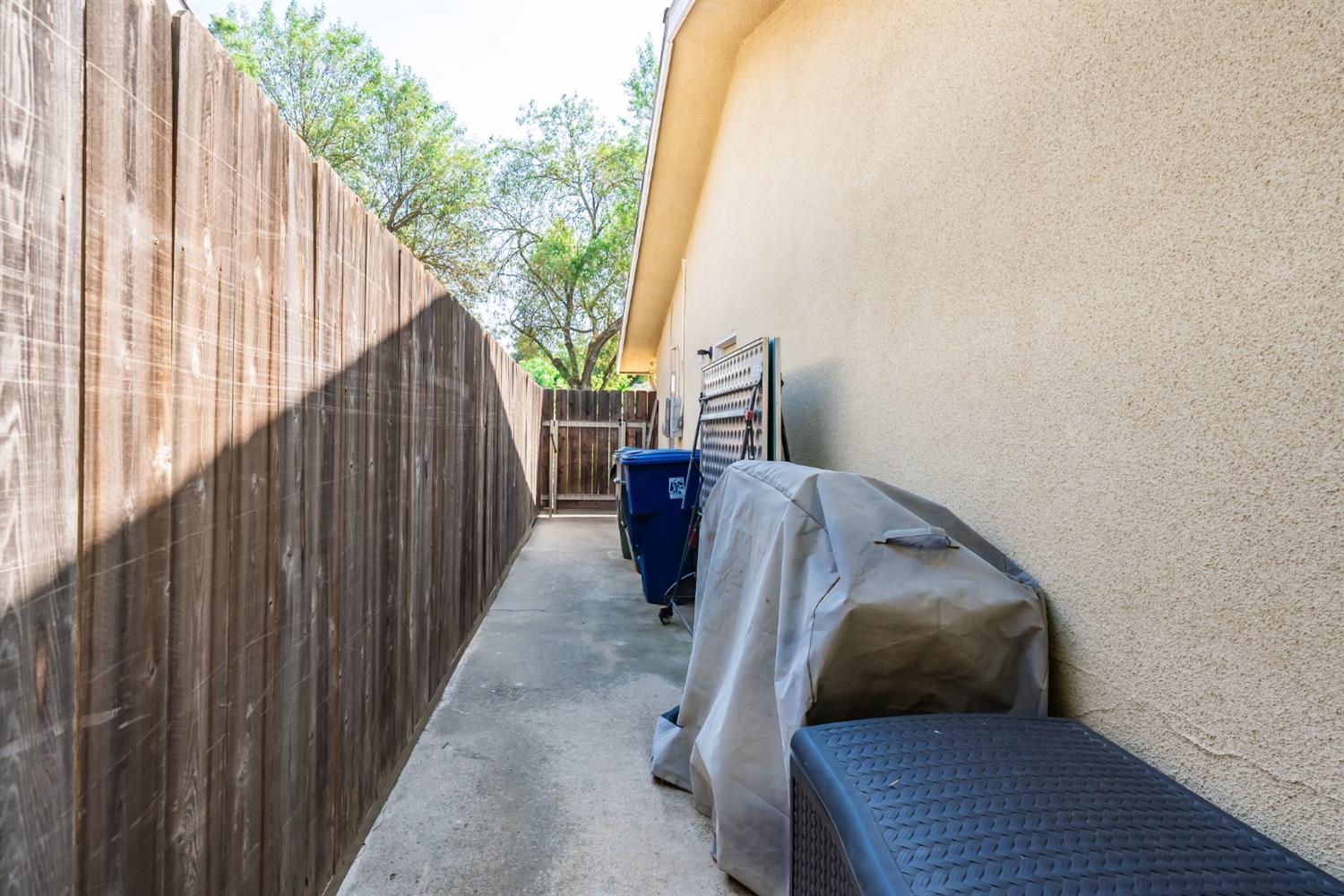 420 Mainberry Drive Madera, CA 93637 - Photo 40 of 47