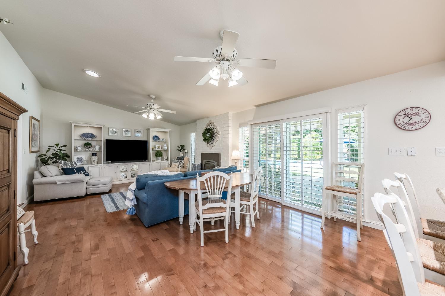 420 Mainberry Drive Madera, CA 93637 - Photo 10 of 47