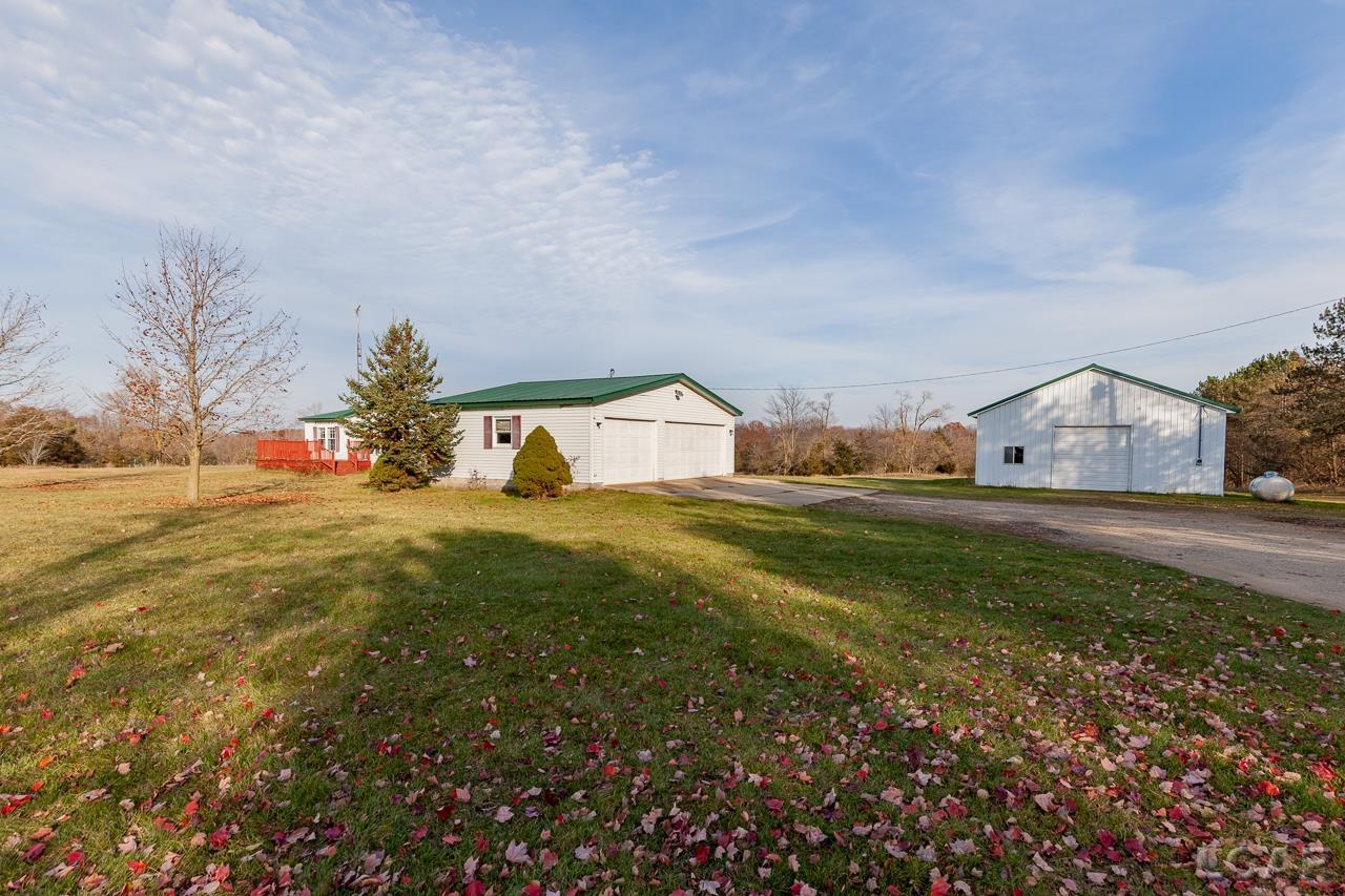 11595 Wheaton Road Cement City, MI 49233 - Photo 35 of 47 50128246-34.JPG