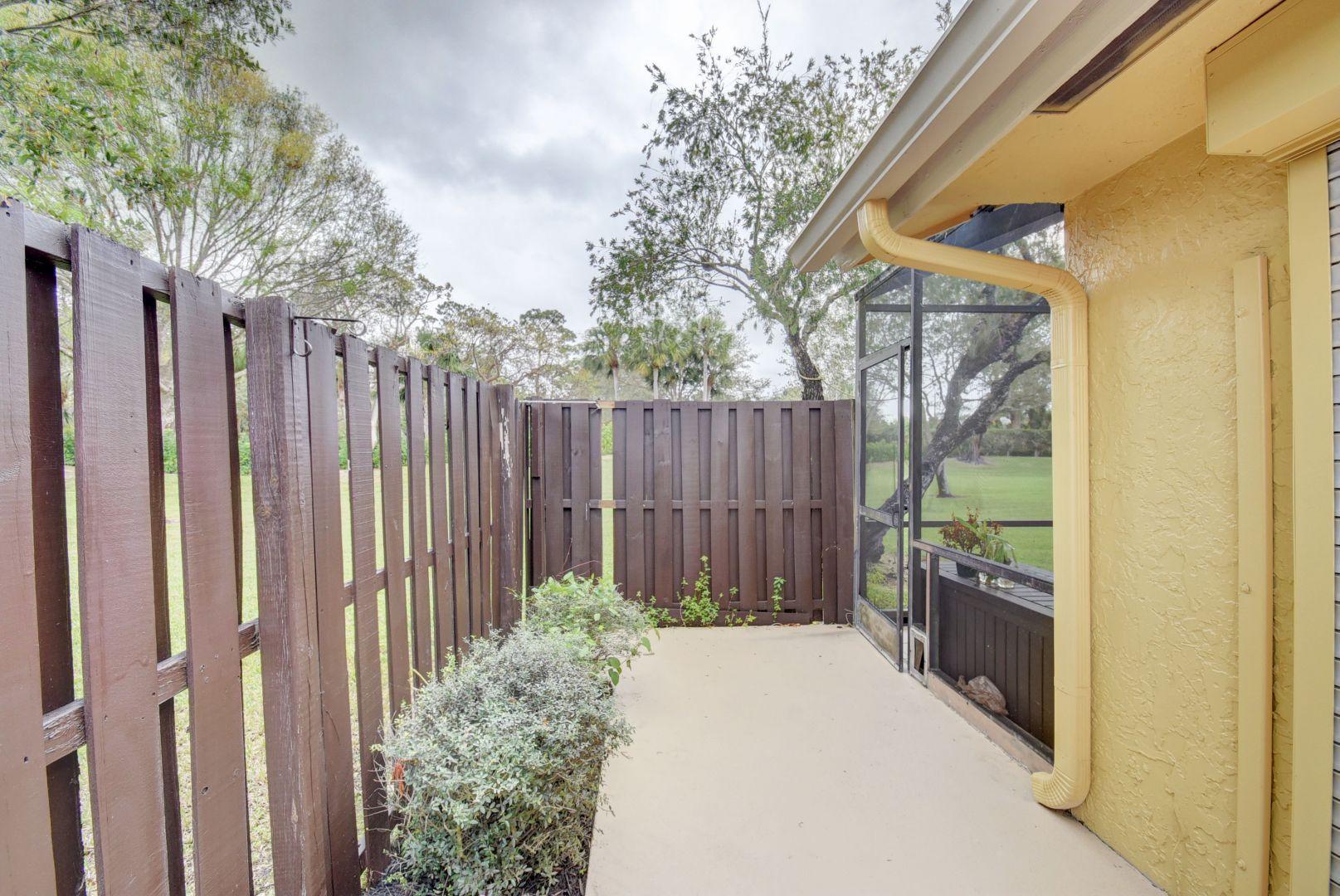 22710 Vistawood Way Boca Raton, FL 33428 - Photo 23 of 27 Fenced for Privacy
