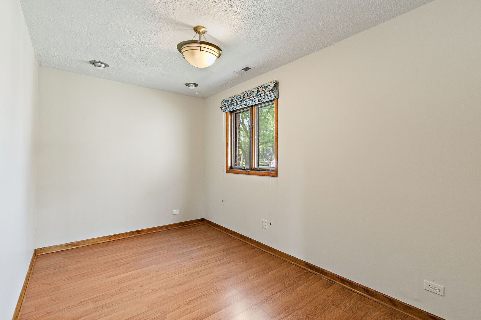1133 Thatcher Lane Addison, IL 60101 - Photo 20 of 36