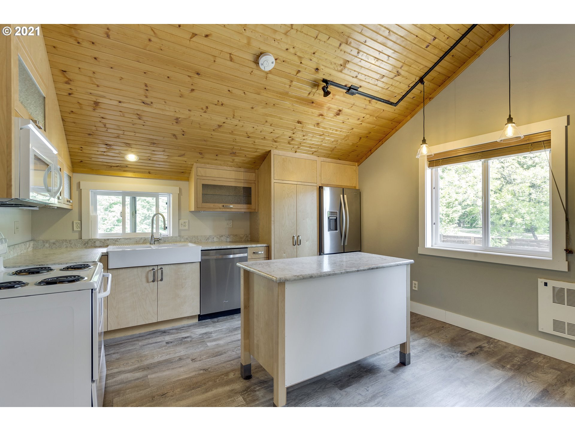 121 Snowden Road White Salmon, WA 98672 - Photo 27 of 32 Gallery Image 27