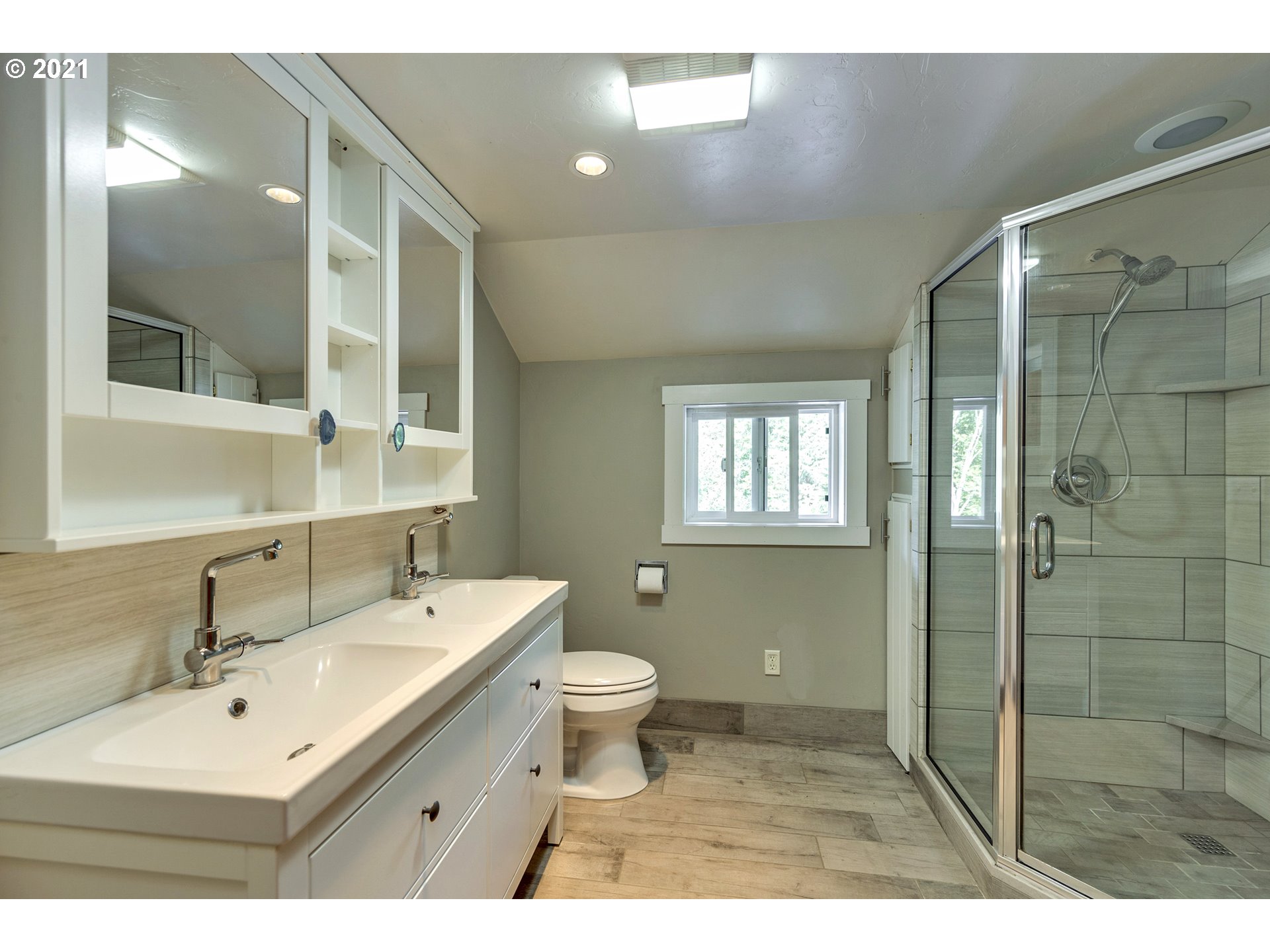 121 Snowden Road White Salmon, WA 98672 - Photo 28 of 32 Gallery Image 28