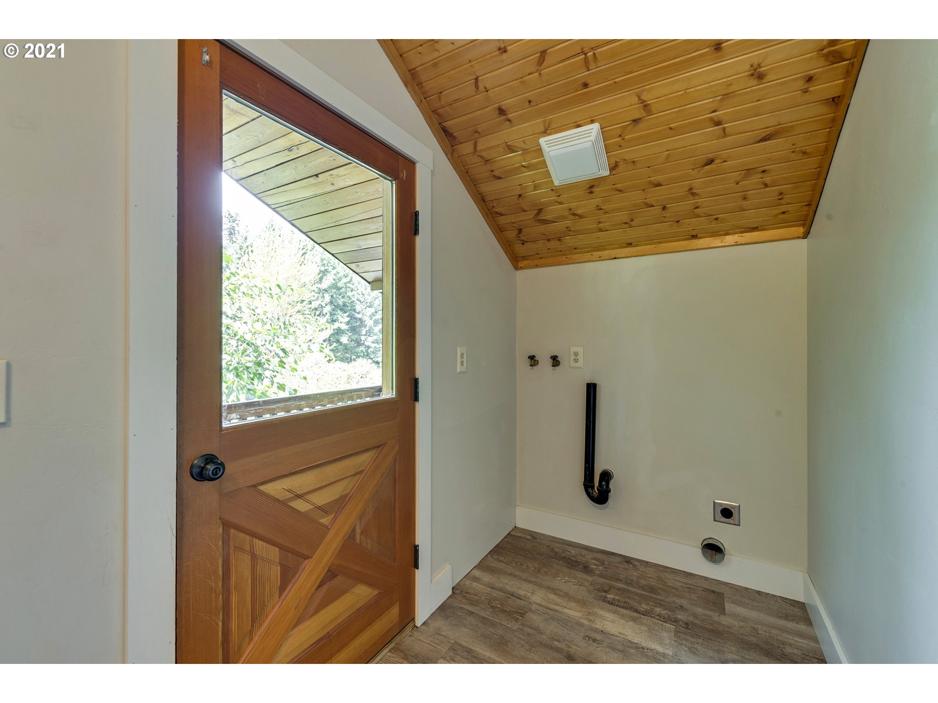 121 Snowden Road White Salmon, WA 98672 - Photo 29 of 32 Gallery Image 29