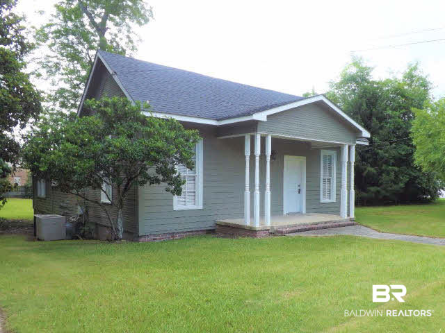 412 Evergreen Avenue Brewton, AL 36426 - Photo 2 of 14