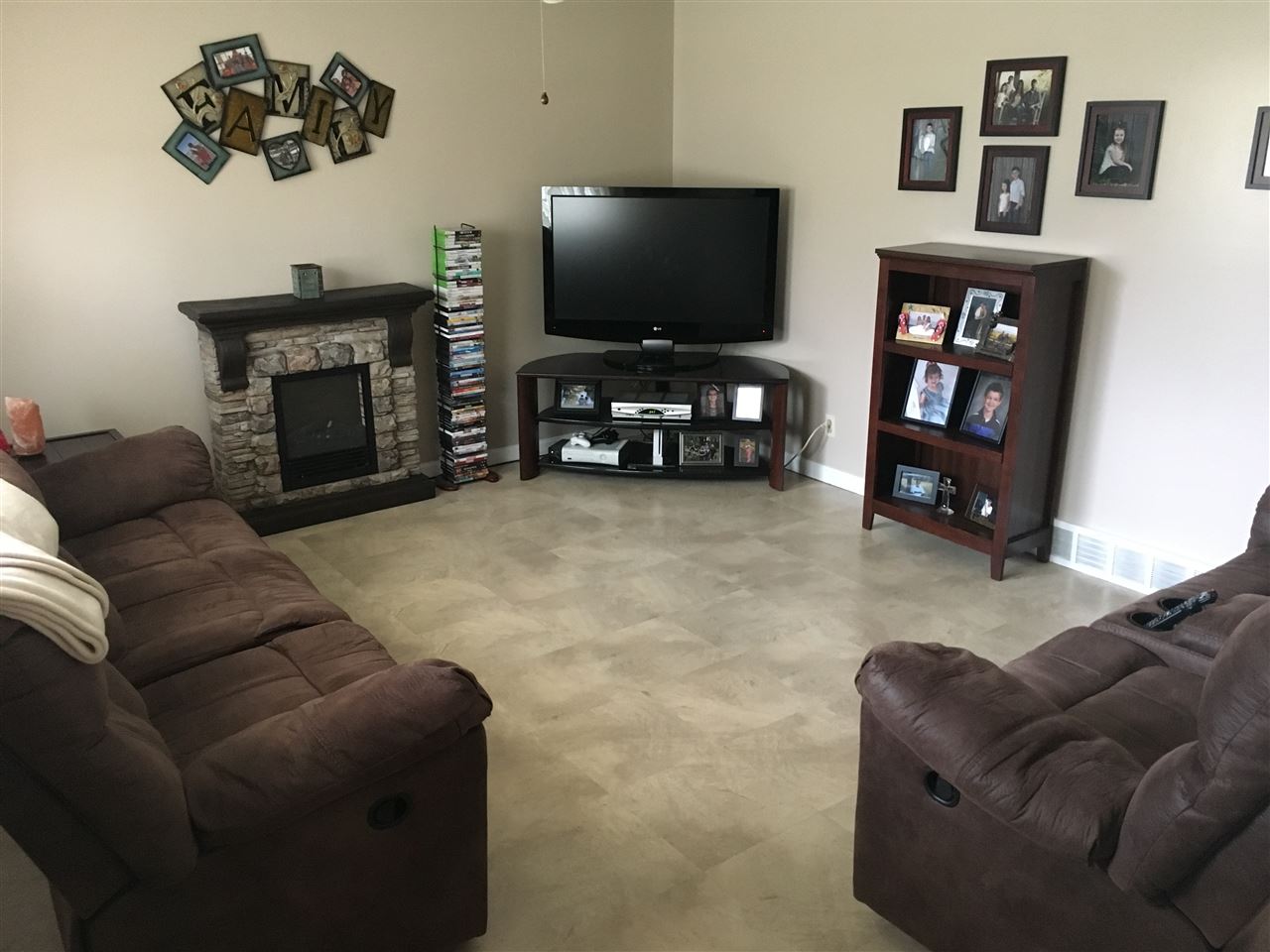 6533 Valley Road Newburgh, IN 47630 - Photo 4 of 13