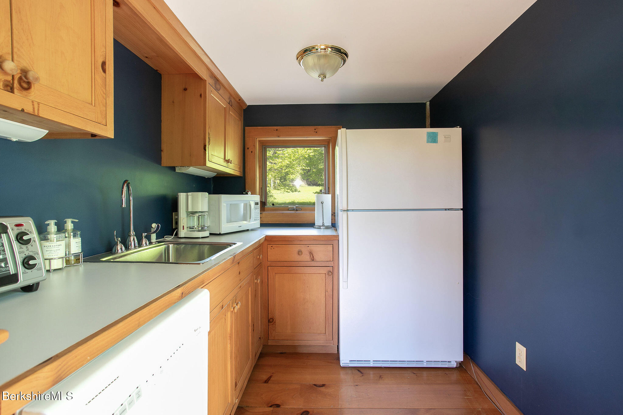 279 Great Barrington Road West Stockbridge, MA 01236 - Photo 52 of 74 kitchenette in barn