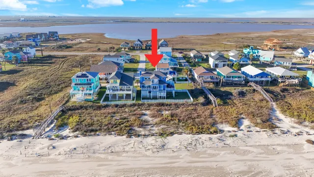 a view of outdoor space with city view