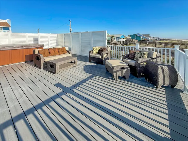 $1,245,000 | 115 A Mar Vista Court, Surfside Beach, TX 77541